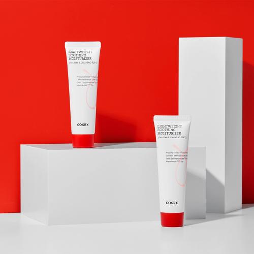 COSRX AC Collection Lightweight Soothing Moisturizer 80 ml - crema de fata formulata cu Centella Asiatica si COSRX CentellAC-RX, care contribuie la calmarea pielii foarte sensibile la caldura, racorirea pielii predispuse la acnee si la mentinerea pielii echilibrate fara sa se simta grasa