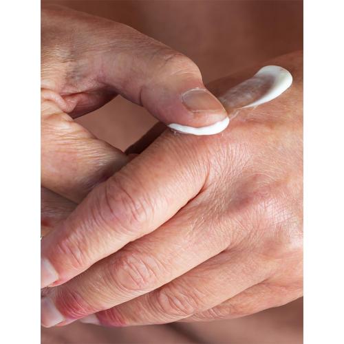 EUBOS Basic Care Ointment 5% Panthenol crema de corp - protectie si regenerare, 75 ml