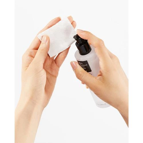 COSRX BHA Blackhead Power Liquid 100 ml - exfoliant formulat cu BHA natural si apa din scoarta de salcie, care contribuie la curatarea porilor si la mentinerea scutului de umezeala