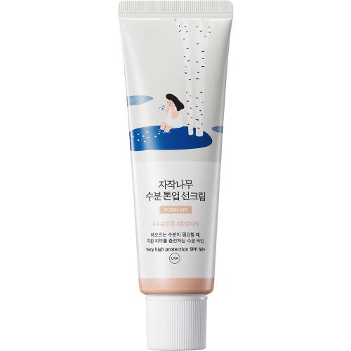 ROUND LAB Birch Moisture Tone-up Sunscreen SPF 50+, 50 ml - crema de fata formulata cu seva de mesteacan si Niacinamide, care contribuie la uniformizarea nuantei tenului si la mentinerea confortului pielii, Tinted