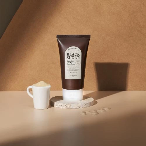 SKINFOOD Black Sugar Spuma de Curatare Exfolianta - Curatare Profunda si Hidratare, 180 ml