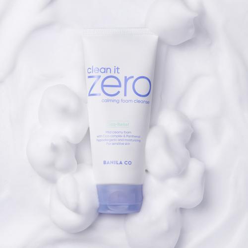 BANILA CO Clean it Zero Calming Foam Cleanser, 150 ml - spuma de curatare formulata cu extract de Centella Asiatica si pantenol, care contribuie la reducerea iritatiilor in timpul spalarii si la metinerea pielii confortabile dupa curatare