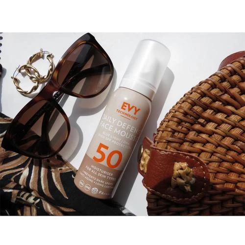 EVY TECHNOLOGY Daily Defence Spuma de Fata SPF 50 - Protectie UV Ridicata si Hidratare Anti-Aging, 75 ml