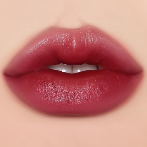 BLACK ROUGE Double Layer Over Velvet - luciu de buze formulat cu acid hialuronic si ulei de migdale dulci, care contribuie la hidratarea buzelor si la mentinerea confortului - 4.1gr - DL02 Mute Layer