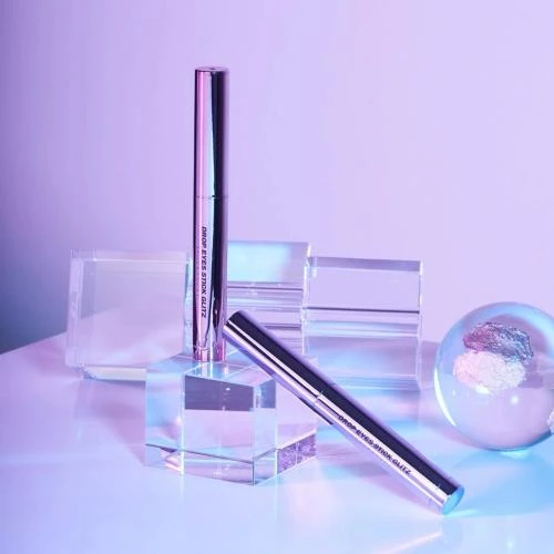BLACK ROUGE Drop Eyes Stick Glitz Fard de pleoape tip creion D01 Crystal Glitz - Stralucire Holografica si Rezistenta la Apa, 1.4g