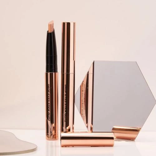 BLACK ROUGE Drop Eyes Stick Glitz Fard de Pleoape Tip Creion D03 Fairy Glitz - Stralucire Holografica si Rezistenta la Apa, 1.2g