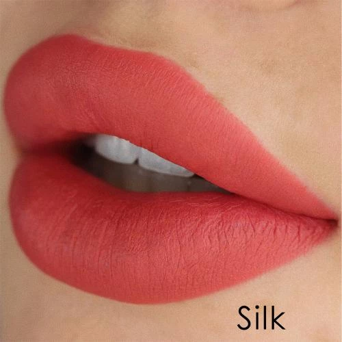 Bodyography Fabric Texture – Ruj Silk cu Finisaj Mătăsos | Machiaj Profesional USA