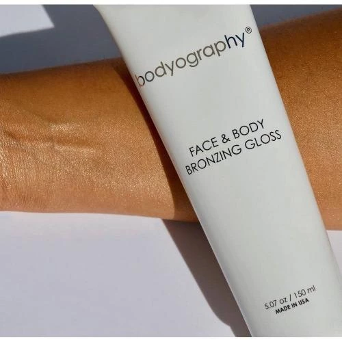 Bodyography Face & Body Bronzing Gloss – Cremă Iluminatoare pentru Față și Corp, 150 ml | Machiaj Profesional USA