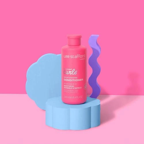 LEE STAFFORD For The Love Of Curls balsam pentru definirea buclelor hidratant - netezire si stralucire intensa, 250 ml