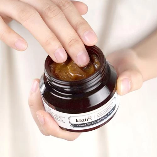 Dear Klairs Gentle Black Sugar Exfoliant facial - Curatare pori si hidratare profunda, 110g