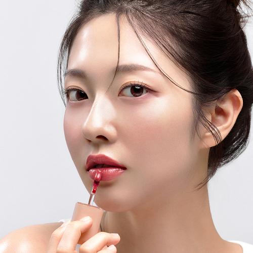 HOUSE OF HUR Glowy Ampoule Tint - nuantator pentru buze formulat cu miere Manuka si complex de 15 vitamine, care contribuie la hidratarea profunda si la metinerea confortului pe parcursul zilei - 4.5 gr - 03 Dawn Pink