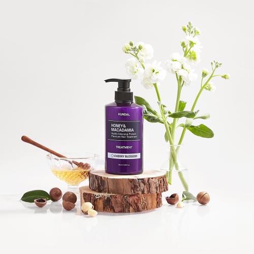KUNDAL Honey si Macadamia Protein Treatment Masca de Par Cherry Blossom - hidratare si reparare, 500 ml