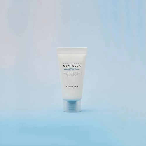 Madagascar Centella Hyalu Cica Water Fit Sun Serum - Crema de fata cu protectie solara SPF50+ PA++++ pentru toate tipurile de piele - gramaj 15 ml