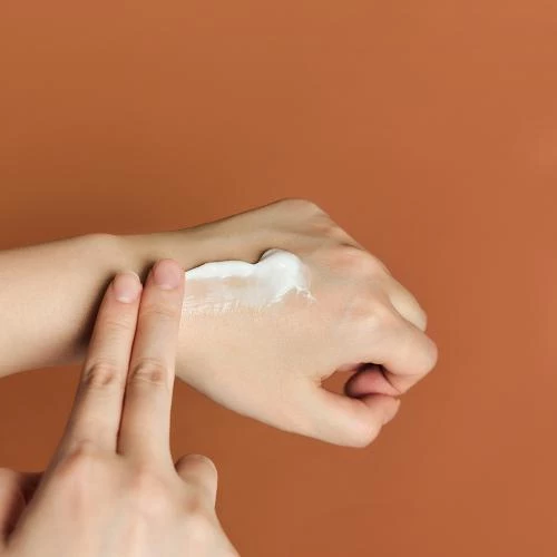 SKIN1004 Madagascar Centella Probio-Cica Enrich Cream – Cremă de Față Hranitoare, 15 ml | Calmare și Hidratare