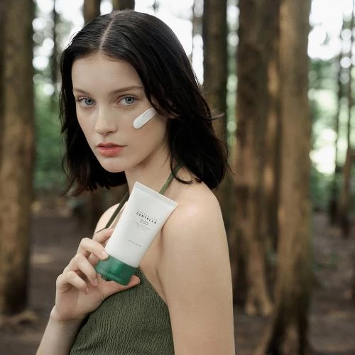 SKIN1004 Madagascar Centella crema pentru fata Tea-Trica B5 - hidratare calmanta si control sebum