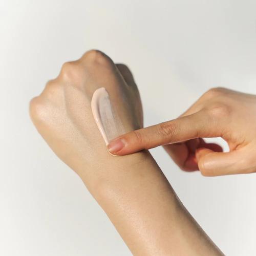 Madagascar Centella Tone Brightening Crema de fata Tone-Up cu protectie solara SPF 50+ PA++++ 50 ml
