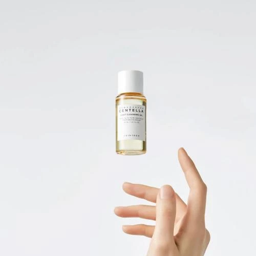 SKIN1004 Madagascar Centella Light Cleansing Oil – Ulei de Curățare cu Efect Calmant, 30 ml | Curățare Delicată și Revitalizantă