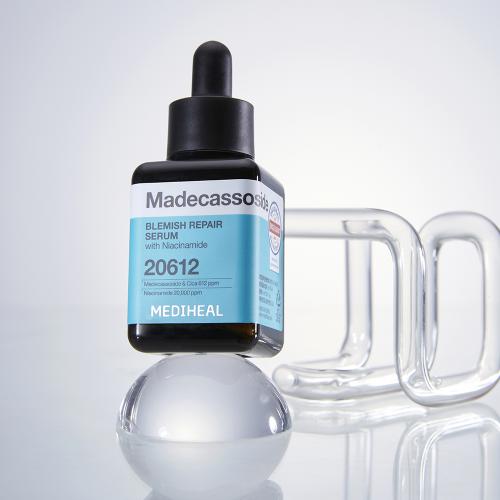 MEDIHEAL Madecassoside Blemish Repair Serum - ser de fata formulat cu madecassoside si niacinamida, care contribuie la calmarea pielii si la uniformizarea aspectului tenului - 40 ml