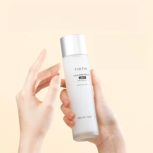 TIRTIR Milk Skin Toner Toner Hidratant Lejer - Control Sebum si Hidratare cu Niacinamida, 150 ml