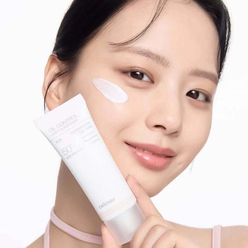 CELIMAX Oil Control Light Sunscreen SPF 50+ PA++++, 40 ml - crema de fata formulata cu niacinamida si acid hialuronic, care contribuie la protectia pielii de radiatiile UV si la mentinerea hidratarii