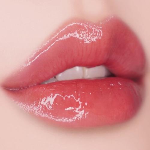 UNLEASHIA Popcorn Syrup Lip Plumper luciu de buze No.1 Strawberry Cream - volum si hidratare, 3.8 gr