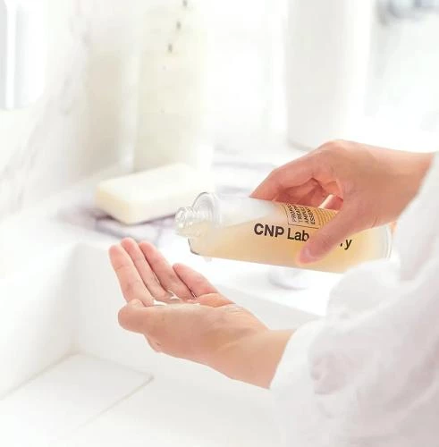 CNP Laboratory Propolis Glow Esenta Hidratanta Revitalizanta - Hidratare Profunda si Luminozitate Naturala, 150 ml