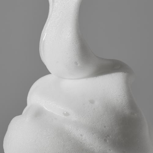 MEDICUBE Red Foam Cleanser - spuma de curatare formulata cu acid salicilic si extract de Sophora Angustifolia, care contribuie la curatarea porilor si la metinerea echilibrului pielii - 120 ml