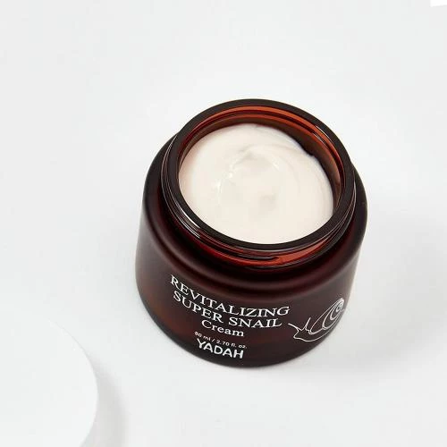 YADAH Revitalizing Super Snail Crema pentru fata - Hidratare si fermitate cu extract de melc, 80 ml