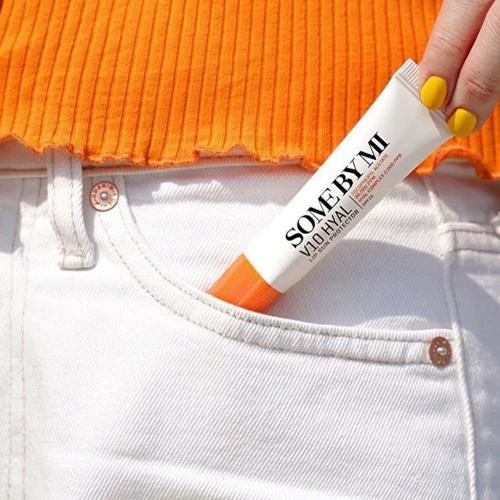 SOME BY MI V10 Hyal Lip Protector balsam de buze - protectie si hidratare si reparare, 7 ml