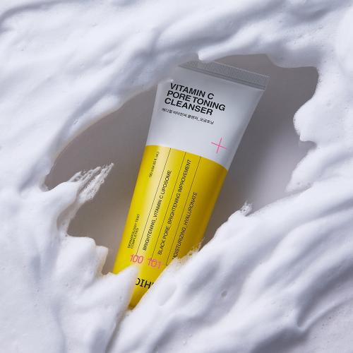 MEDIHEAL Vitamin C Cleanser Pore Toning - spuma de curatare formulata cu vitamina C si betaina, care contribuie la curatarea in profunzime a pielii si la metinerea confortului pielii dupa spalare - 120 ml