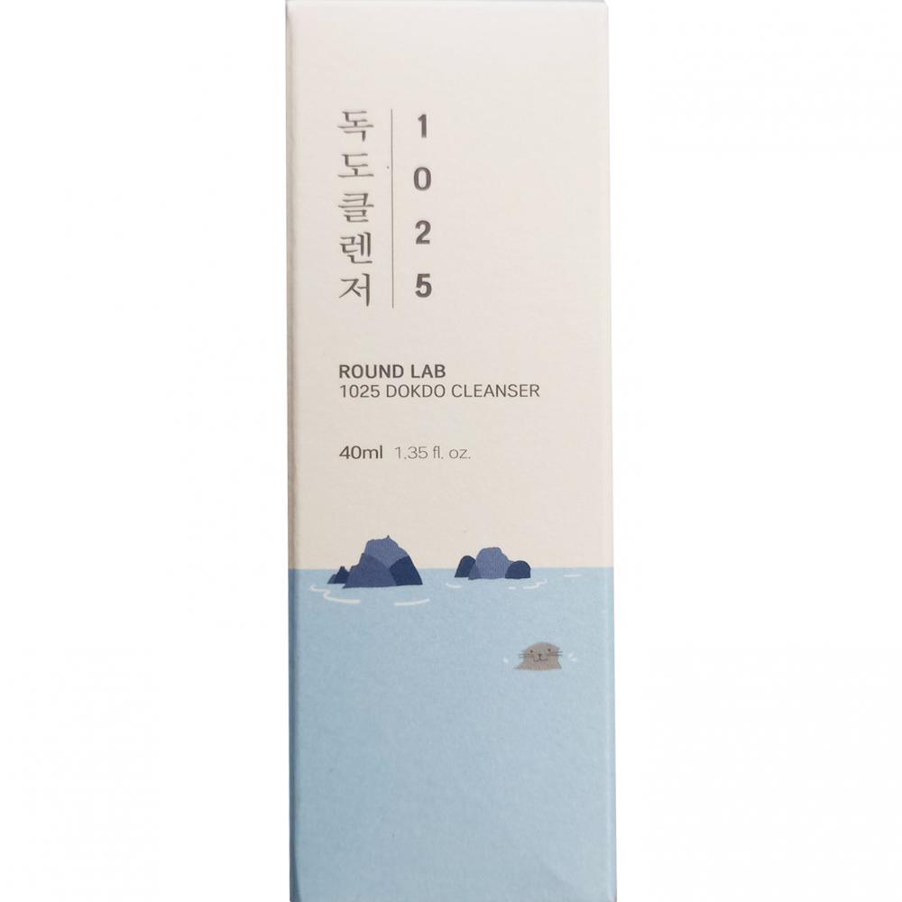 ROUND LAB 1025 Dokdo Cleanser, 40 ml - spuma de curatare formulata cu apa de mare adanca si pantenol, care contribuie la indepartarea excesului de sebum, impuritatilor si reziduurilor de machiaj si la mentinerea hidratarii pielii dupa spalare