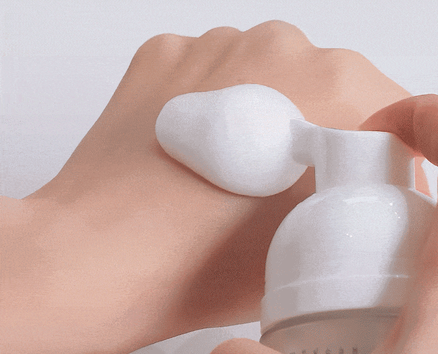 Dr. Althea ABC Glow Whipped Serum, 100 ml - ser de fata formulat cu Vegan Collagen Water si bakuchiol, care contribuie la hidratarea tenului si la metinerea confortului zilnic