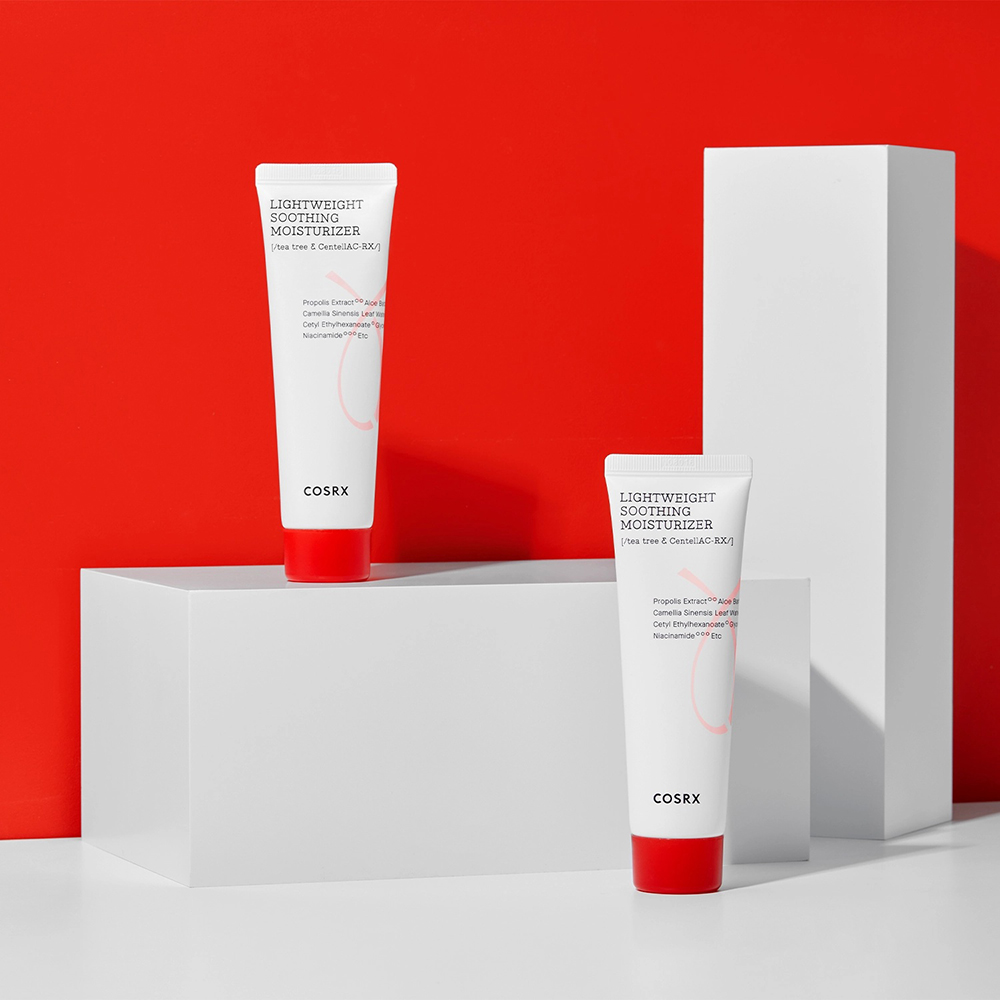 COSRX AC Collection Lightweight Soothing Moisturizer 80 ml - crema de fata formulata cu Centella Asiatica si COSRX CentellAC-RX, care contribuie la calmarea pielii foarte sensibile la caldura, racorirea pielii predispuse la acnee si la mentinerea pielii echilibrate fara sa se simta grasa