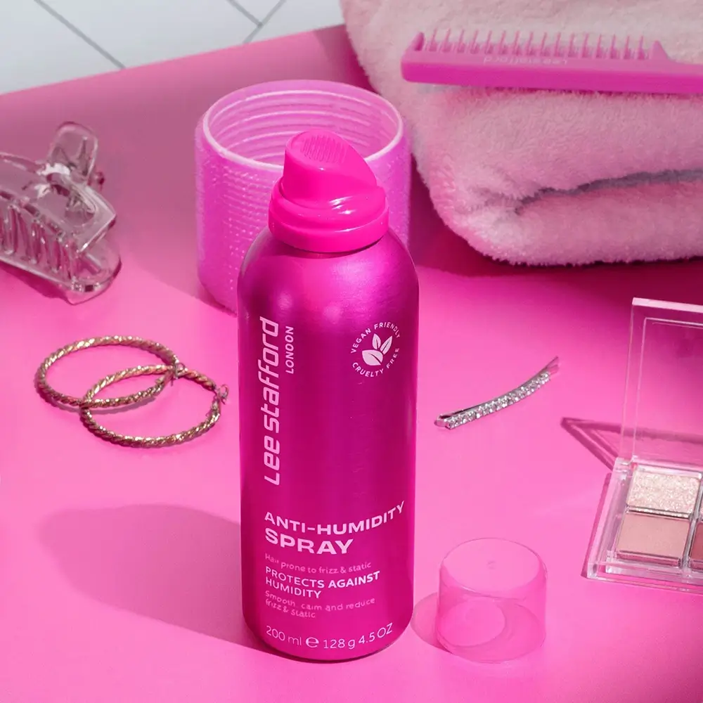 LEE STAFFORD ANTI-HUMIDITY Spray anti-electrizare Protectie Anti-Frizz - Spray pentru netezire si stralucire, 200 ml