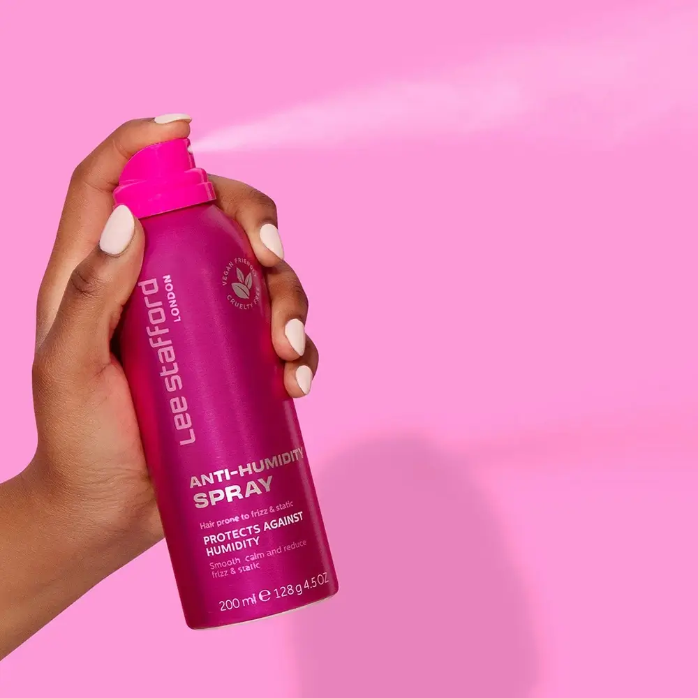 LEE STAFFORD ANTI-HUMIDITY Spray anti-electrizare Protectie Anti-Frizz - Spray pentru netezire si stralucire, 200 ml