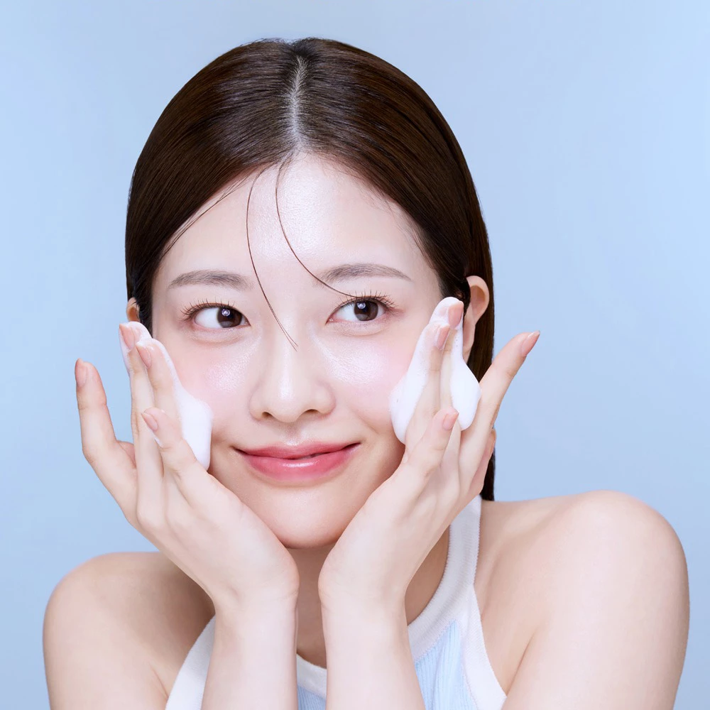 LUVUM Hyaluronic Moisture Bamboo Gel de curatare cu acid hialuronic si apa de bambus - Curatare profunda si hidratare, 200 ml