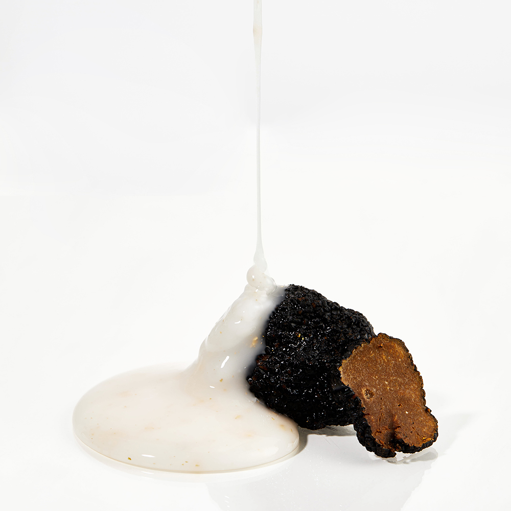 VT COSMETICS Black Truffle Reedle Shot 100 ser de fata - regenerare si luminozitate, 50 ml