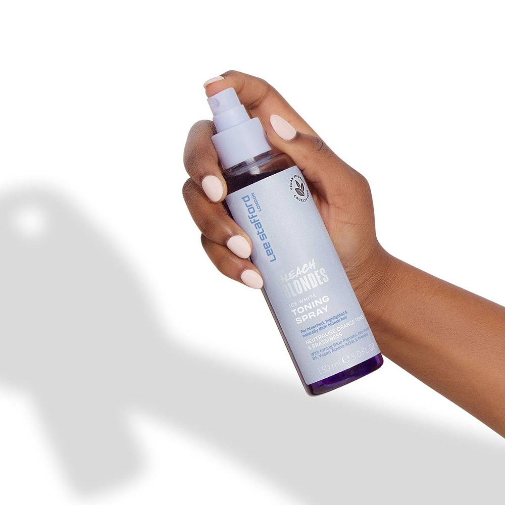 LEE STAFFORD Bleach Blondes Ice White Toner Correcting Spray Balsam - neutralizare si descurcare, 150 ml