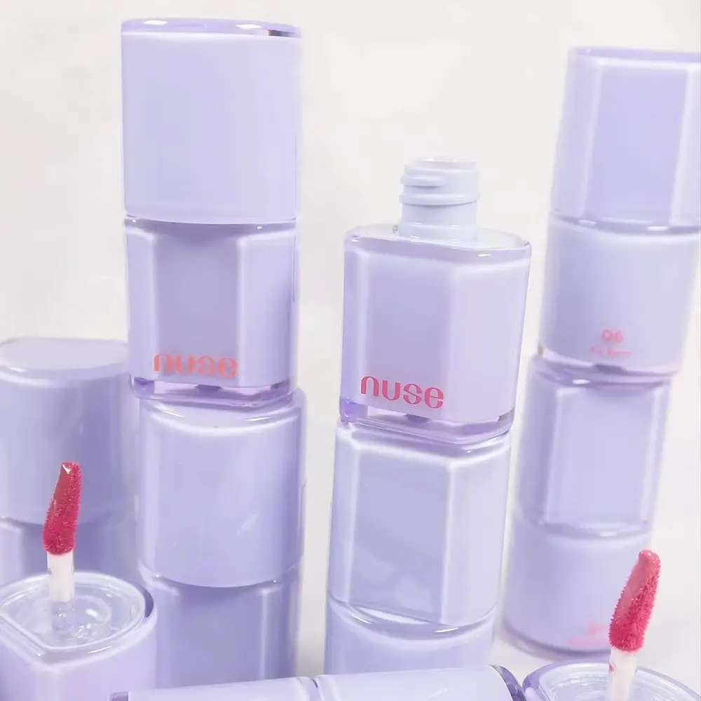 NUSE Care Liptual Luciu de buze hidratant 03 Redish Huh - Hidratare intensa si culoare vibranta, 4.5 gr