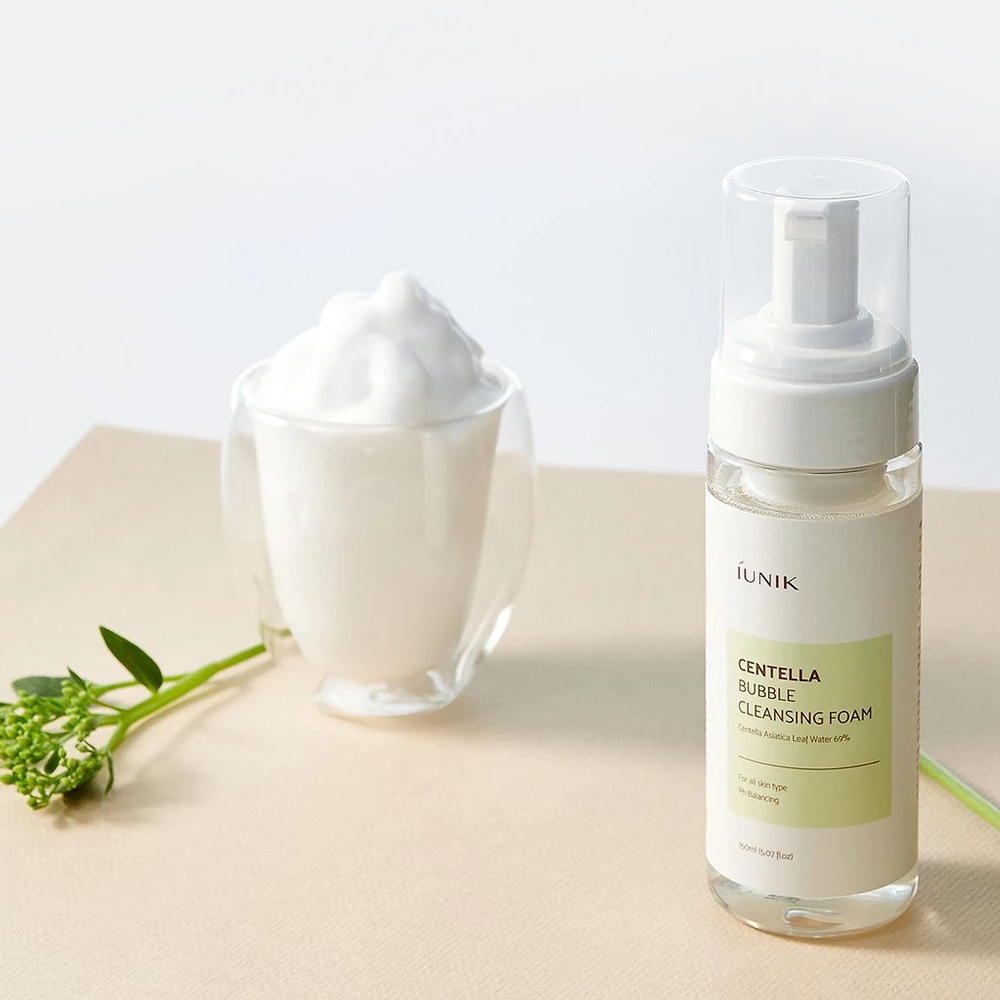IUNIK Centella Spuma de Curatare Calmare si Hidratare - Curatare Delicata, Echilibrare pH si Hidratare, 150 ml