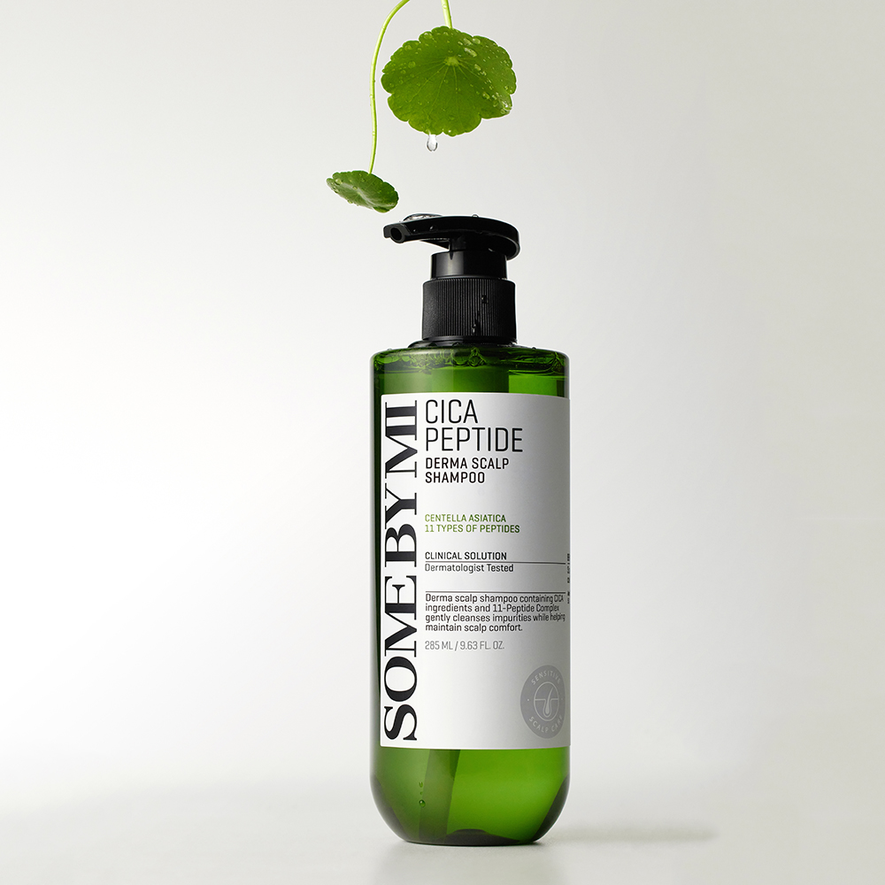 SOME BY MI Cica Peptide Derma Scalp Shampoo - sampon formulat cu Centella Asiatica CICA si complex de 11 peptide, care contribuie la curatarea scalpului si la metinerea senzatiei de prospetime si calmare - 285 ml