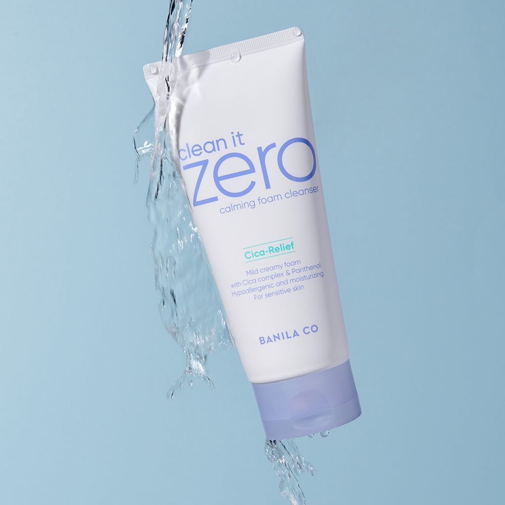 BANILA CO Clean it Zero Calming Foam Cleanser, 150 ml - spuma de curatare formulata cu extract de Centella Asiatica si pantenol, care contribuie la reducerea iritatiilor in timpul spalarii si la metinerea pielii confortabile dupa curatare