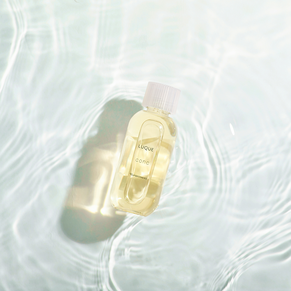 LUQUE Conc - lotiune de fata formulata cu extract seminte de Coix si extract seminte de Primrose, care contribuie la indepartarea delicata a celulelor moarte si impuritatilor si la metinerea hidratarii pielii - 210 ml