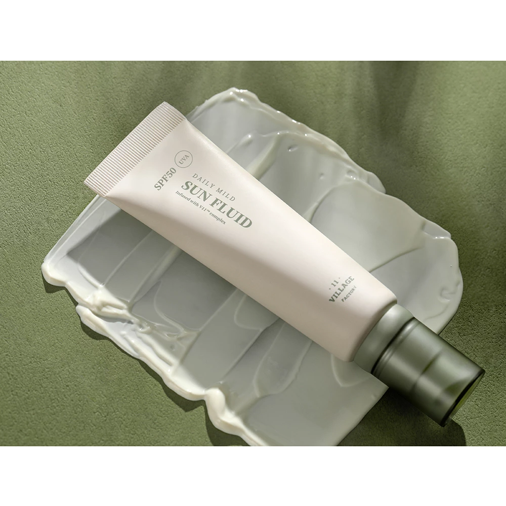 VILLAGE 11 FACTORY Daily Mild Sun Fluid Crema de fata SPF50 - Protectie UV si Hidratare cu Niacinamida, 50 ml