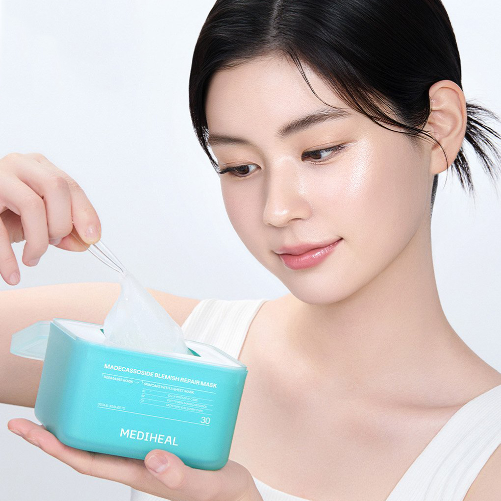 MEDIHEAL Derma365 Mask Madecassoside Blemish Repair, 350 ml - Set 30 de masti de fata formulat cu madecassoside si niacinamida, care contribuie la calmarea pielii sensibilizate, la ingrijirea petelor post-imperfectiuni si la metinerea hidratarii si confortului