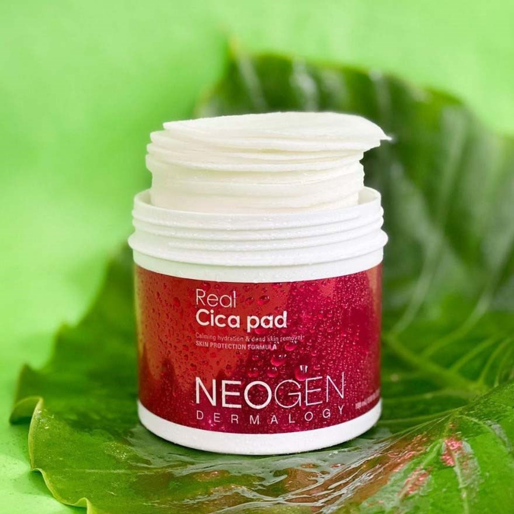 NEOGEN Dermalogy Real Cica Pad, 150 ml - Exfoliant formulat cu extract de Centella asiatica si acid hialuronic, care contribuie la calmarea si netezirea pielii fara a provoca iritatii si la mentinerea echilibrului pielii