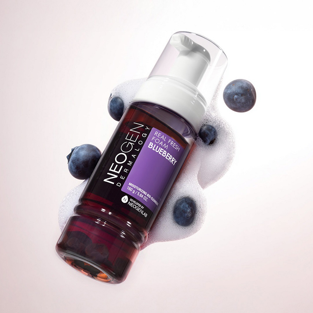 NEOGEN Dermalogy Real Fresh Foam, 160 gr - Spuma de curatare formulata cu apa de afine si extract de seminte de moringa, care contribuie la indepartarea impuritatilor si la mentinerea confortului cutanat