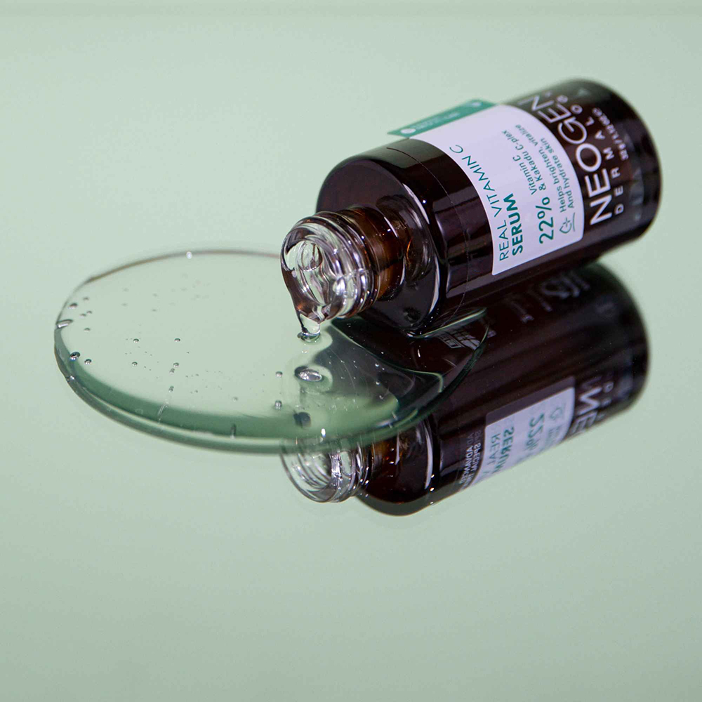 NEOGEN Dermalogy  Real Vitamin C Serum, 32 gr - Ser de fata formulat cu Sodium Ascorbyl Phosphate si niacinamida, care contribuie la luminozitate, uniformizarea aspectului tenului si la mentinerea hidratarii pielii