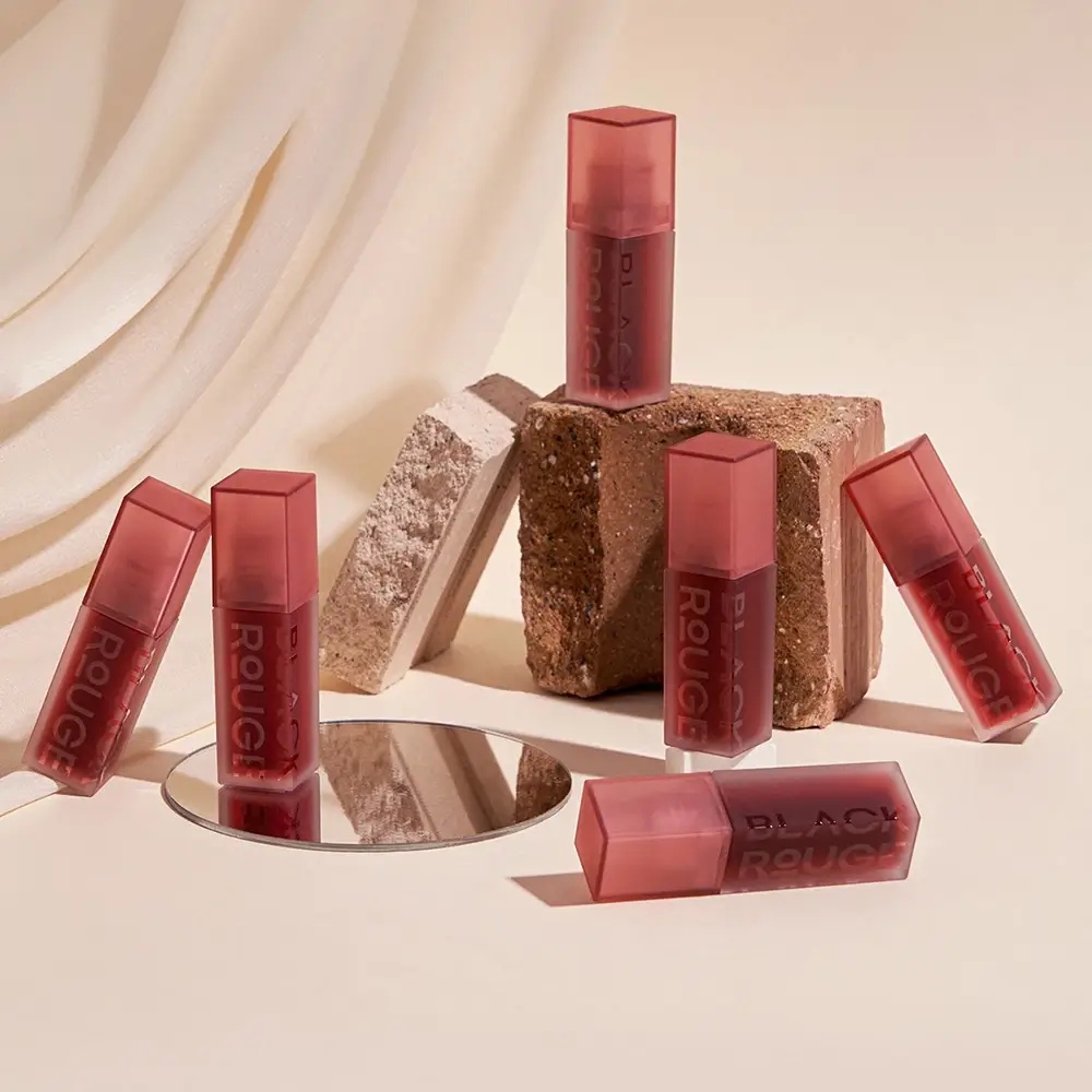 BLACK ROUGE Double Layer Over Velvet - luciu de buze formulat cu acid hialuronic si ulei de migdale dulci, care contribuie la hidratarea buzelor si la mentinerea confortului - 4.1gr - DL01 Salmon Layer