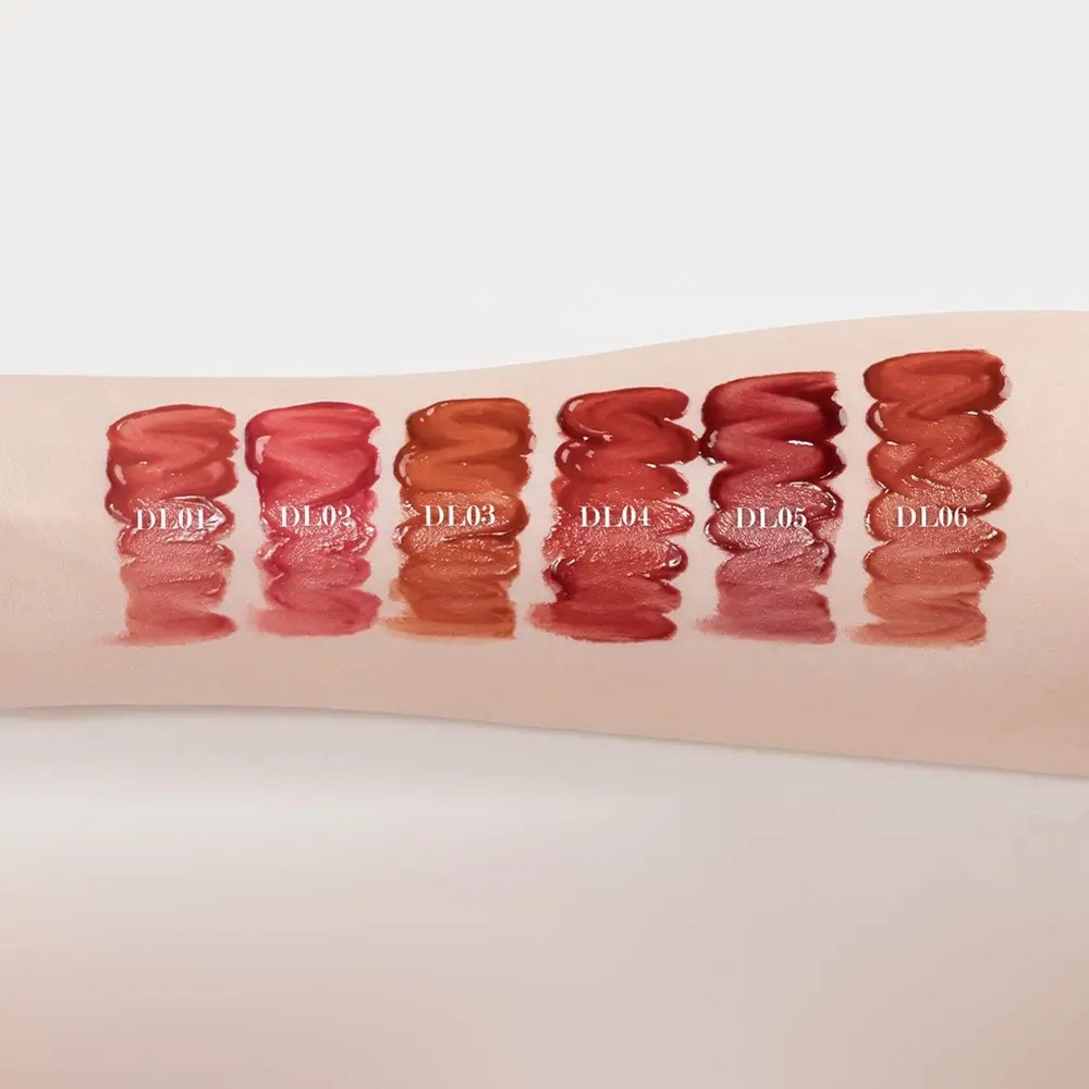 BLACK ROUGE Double Layer Over Velvet - luciu de buze formulat cu acid hialuronic si ulei de migdale dulci, care contribuie la hidratarea buzelor si la mentinerea confortului - 4.1gr - DL01 Salmon Layer